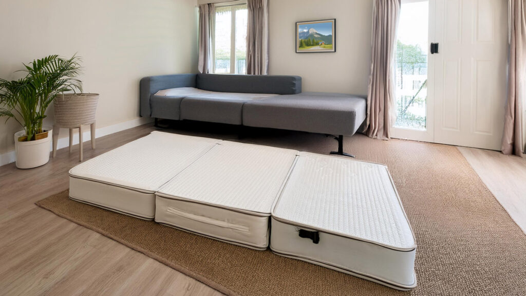 Folding mattress in a guest room